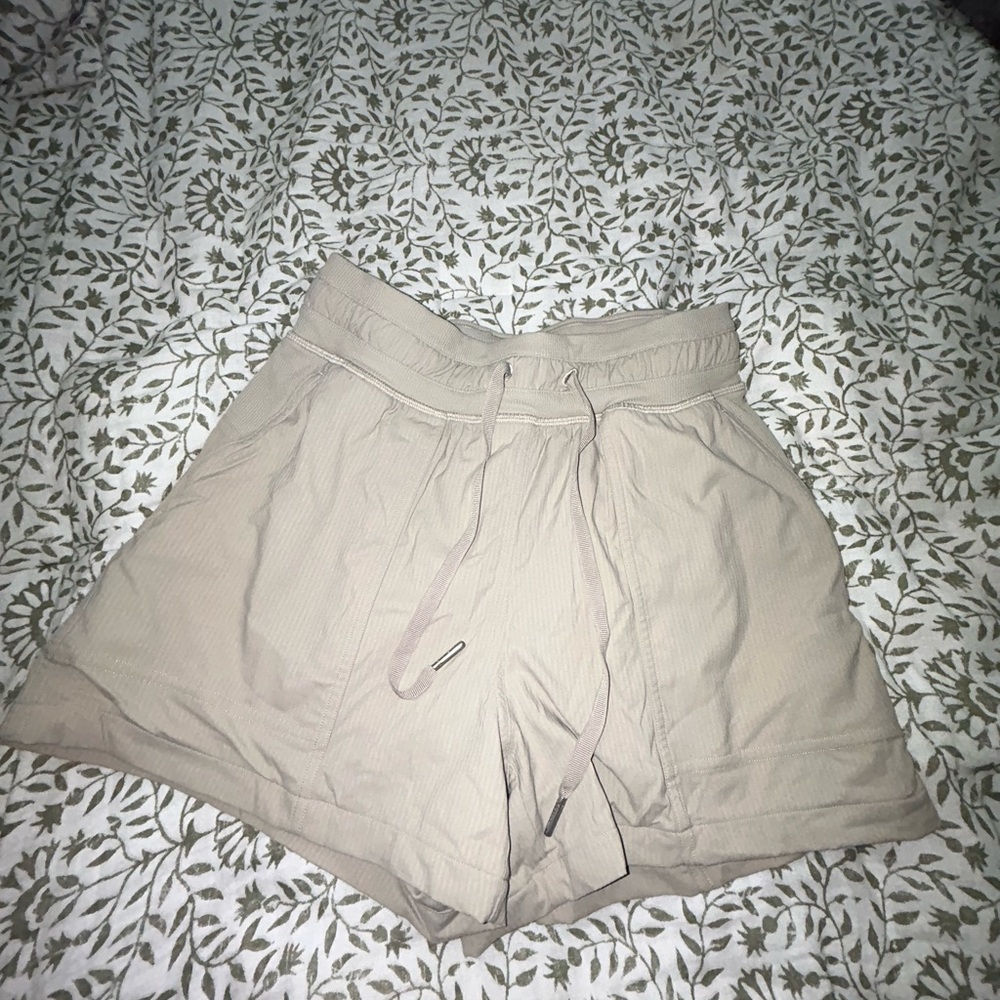 Lulu shorts